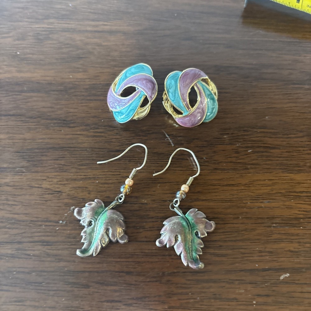 A Lot Of Earrings Turquoise And‎ Purple Dangle Enamel Style Lot Of 2